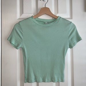 h&m light green crop top